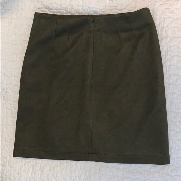 LOFT faux suede skirt, size 0 - Picture 3 of 3